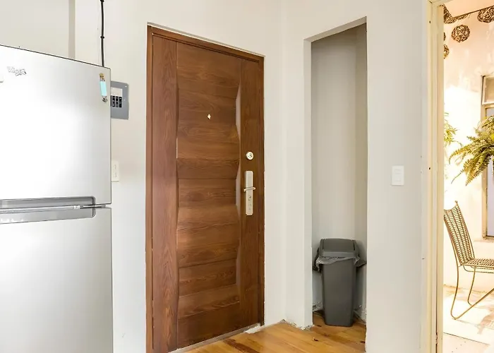 Cozy Condesa W Private Patio On Amsterdam! Apartamento México DF